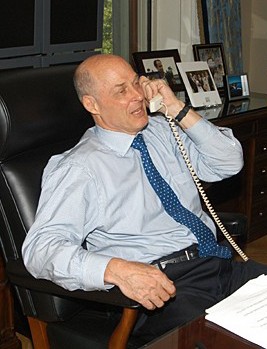 Paulson Places Calls to Capitol Hill and Others