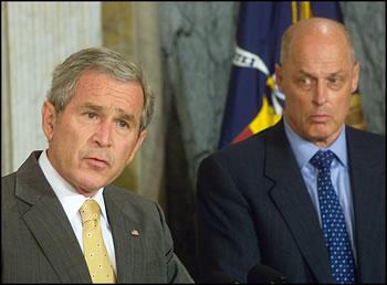 Photo: President Bush Announces Plan to Aid Auto Makers 