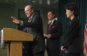 Photo: Secretary Snow's Statement on the 2005 Social Security and Medicare Trustees' Reports