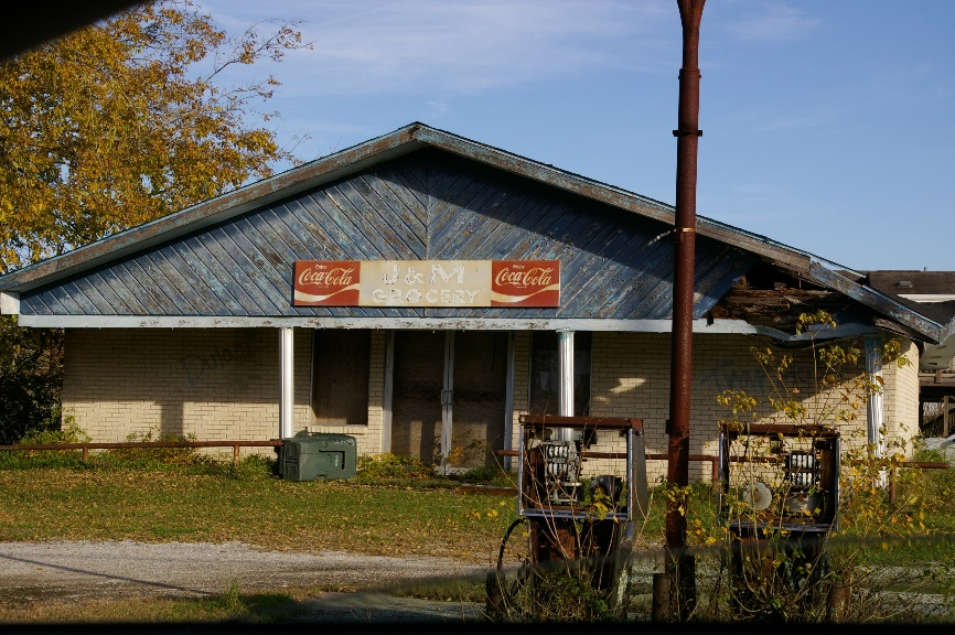 a closed business in Terrebonne Parish. Photos from Terrebonne Parish provided by the researchers